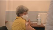 Contro la variante, green pass e vaccini