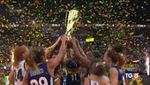 Immense ragazze Orgoglio azzurro