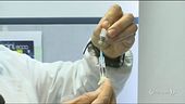 Vaccini-lotteria, governo furioso