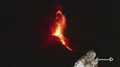 La cenere dell'Etna sull'aeroporto