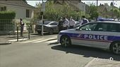 Agente uccisa, terrore in Francia