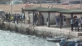 Donne e bimbi inghiottiti dal mare