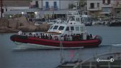 Migranti, assalto a Lampedusa