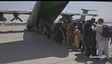 Kabul, caccia agli afghani in fuga