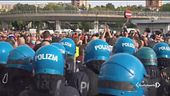 Sgomberati I portuali no pass