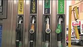 Salasso benzina, rincari continui