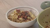Tagliatelle integrali con sugo di alici