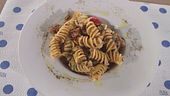 Fusilloni con funghi e salsiccia