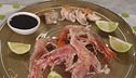 Gamberi in tempura e rotolini di sogliola