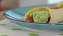 Tortillas di mais con chili di carne e guacamole