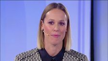 Federica Pellegrini emozionatissima entra in studio