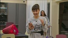 Giulia e Arianna: l'ingresso in casetta