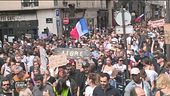 Le proteste in Francia contro il green pass