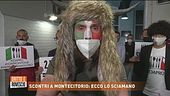 Scontri a Montecitorio: ecco lo sciamano