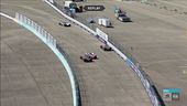 Wehrlein tocca il muro, costretto ai box