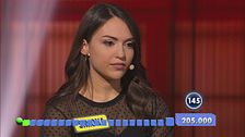 Simona gioca per 205mila euro