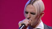 Achille Lauro live a Le Iene con il suo ultimo singolo: Marilù