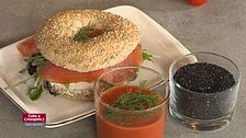 Bagel al salmone e gazpacho