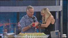 Una prova di mira per Matilde Brandi