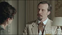 Alfredo prova a parlare con Donna Teresa