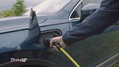 Alessio Viola al volante della Volkswagen Tiguan ibrida plug-in