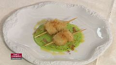 Risotto verde bio e Spiedino di capesante, crema di piselli e lardo croccante