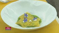Raviolo di borragine e ricotta con patate  e Alette di pollo atomiche