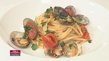 Catalana cipolle e gamberetti , rana pescatrice e pancetta e spaghetti alla vongole