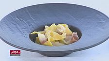 Uova ripiene al cucchiaio e Tortelli con asparagi e salmerino affumicato