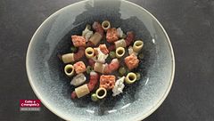 Sushi di gamberi, pane e pomodoro e maionese al basilico e panna cotta con croccante di arancia e gelato al pistacchio