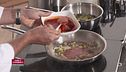 Tonno cotto e crudo con caponata e uovo al prezzemolo