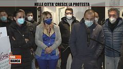 Napoli, la protesta dei ristoratori