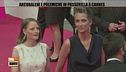 Arcobaleni e polemiche in passarella a Cannes