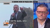Il "Barone Nero" in piazza con i No Vax