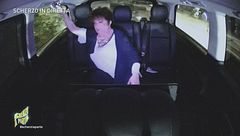 Lo scherzo in diretta ad Orietta Berti
