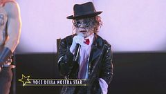 La leggenda Michael Jackson canta "Billie Jean"