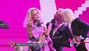 La leggenda Madonna canta "Material Girl"