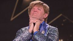 La celebrità che interpreta Elton John è...