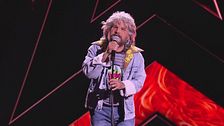 Showdown | Pino Daniele canta "Quanno chiove"