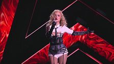 Showdown | Madonna canta "Papa don't preach"