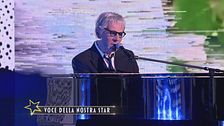 La leggenda Claudio Baglioni canta "Solo"