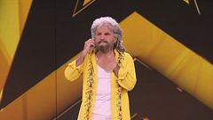 La celebrità che interpreta Pino Daniele è…