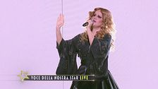 La leggenda Mina canta "Emozioni"