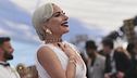 Lady Gaga canta Édith Piaf