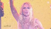 Ilary Blasi apre lo show