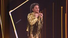 La celebrità che interpreta Micheal Jackson è…