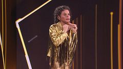 La celebrità che interpreta Micheal Jackson è…