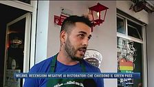 Milano, recensioni negative ai ristoratori che chiedono il green pass