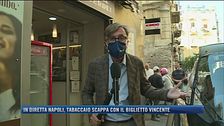 In diretta da Napoli, tabaccaio scappa con il biglietto vincente