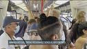 Ammassati sul treno regionale senza il green pass